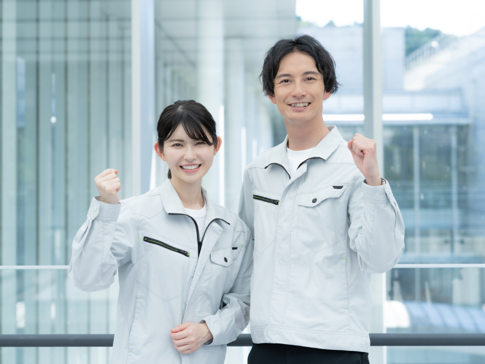 やる気がある男女の写真